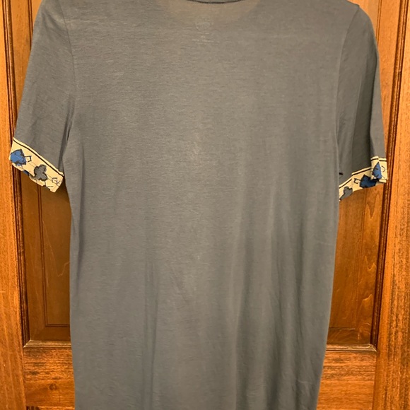Tory Burch unique design t shirt. - Picture 3 of 3